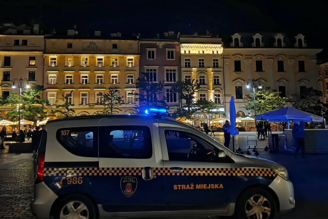 Nocne działania strażników miejskich na ulicach Krakowa