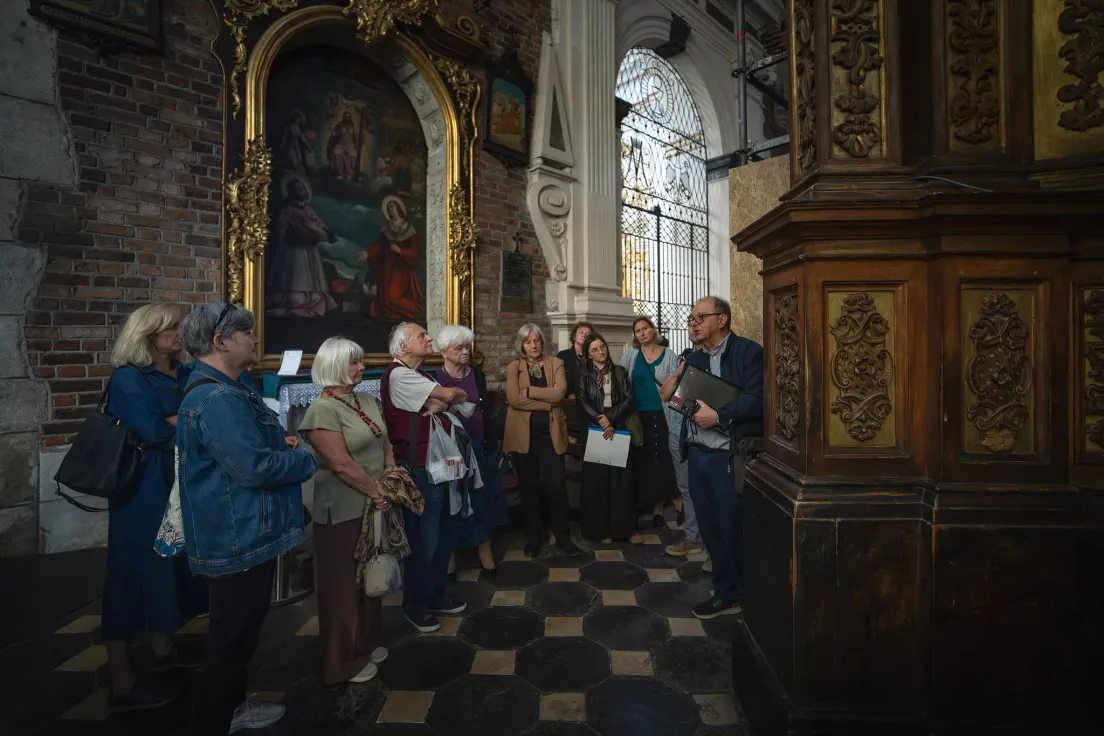 Komisja konserwatorska z udziałem członków SKOZK zapoznała się z przebiegiem demontażu ołtarza