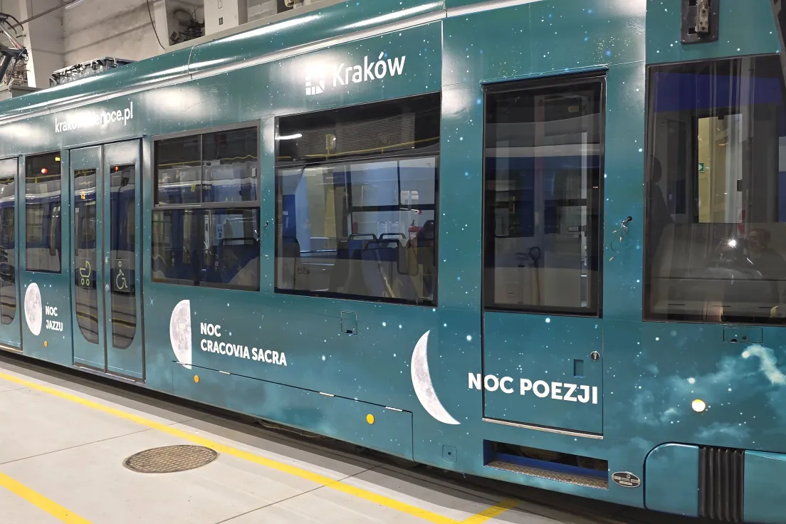 Tramwaj z grafiką Krakowskich Nocy