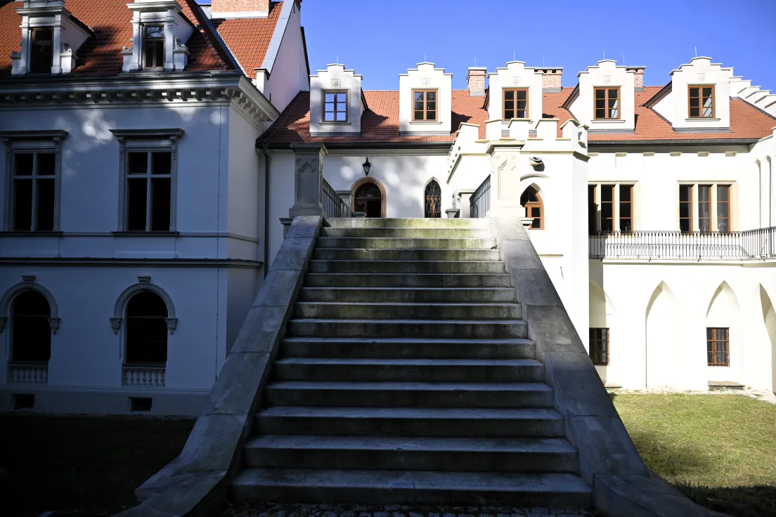 Pałac w Młoszowej
