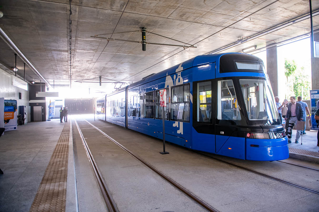 W ramach inwestycji powstała nowa linia tramwajowa od długości 1,7 km 