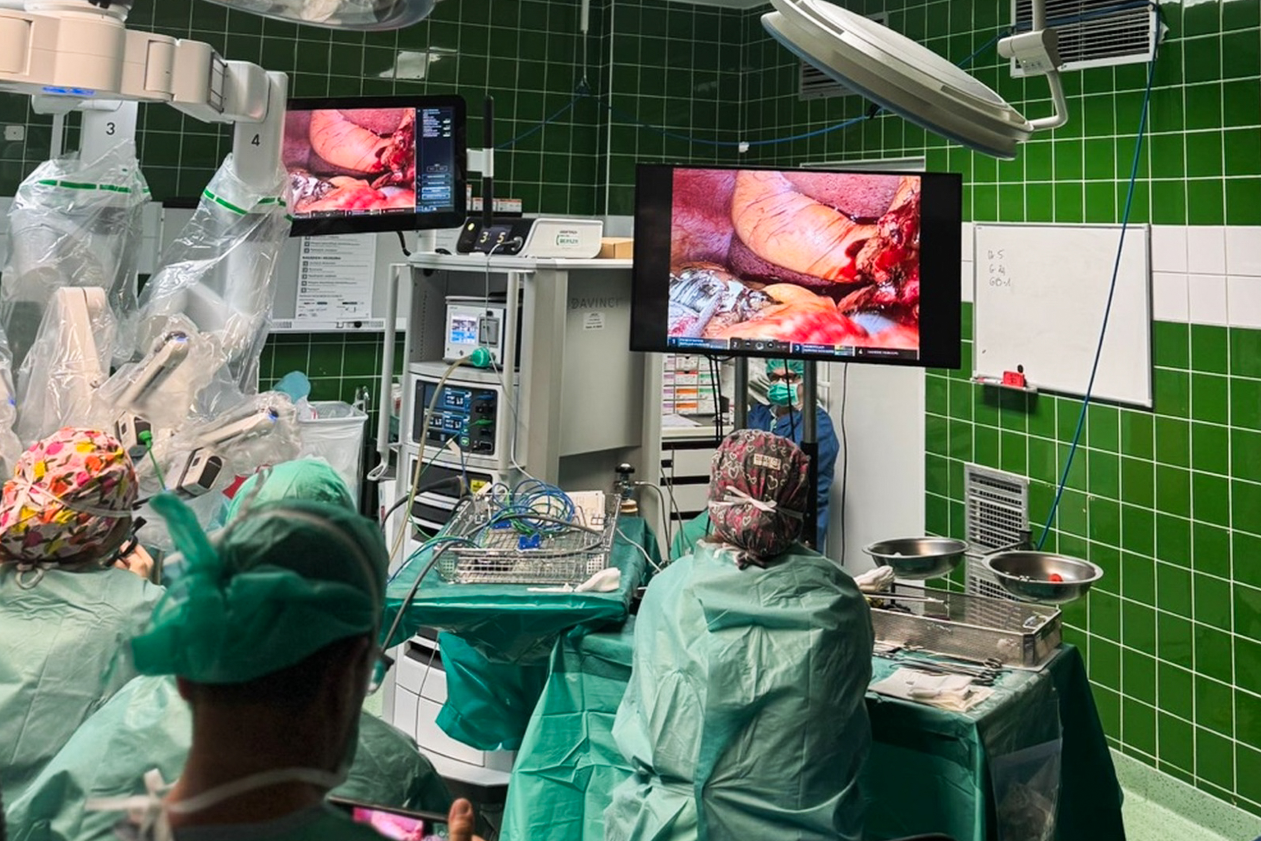 Obecnie trzy szpitalne oddziały korzystają z robota 